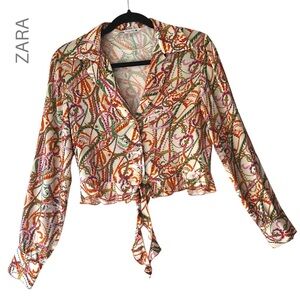 ZARA | LONG SLEEVE TIE FRONT CROP TOP RUFFLE HEM BUTTON FRONT ABSTRACT PRINT XS